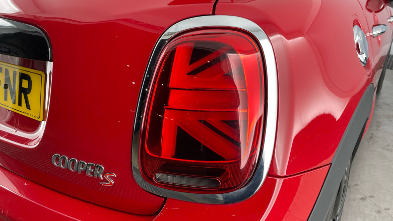 MINI Hatchback 2.0 Cooper S Sport II 5dr Auto [Comfort/Nav Pack] Petrol Hatchback